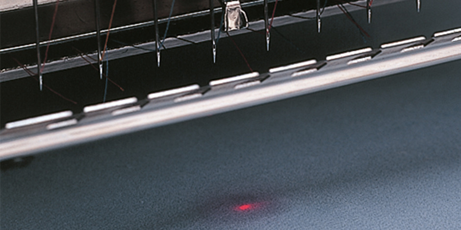 Con la Melco EMT16 puede alinear un diseño de bordado en la posición exacta y el ángulo que desee con tan solo dos puntos de referencia